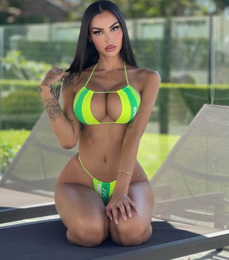 Sınırsız Escort Bayan Zeyneple Sınırları Aşan Tutku